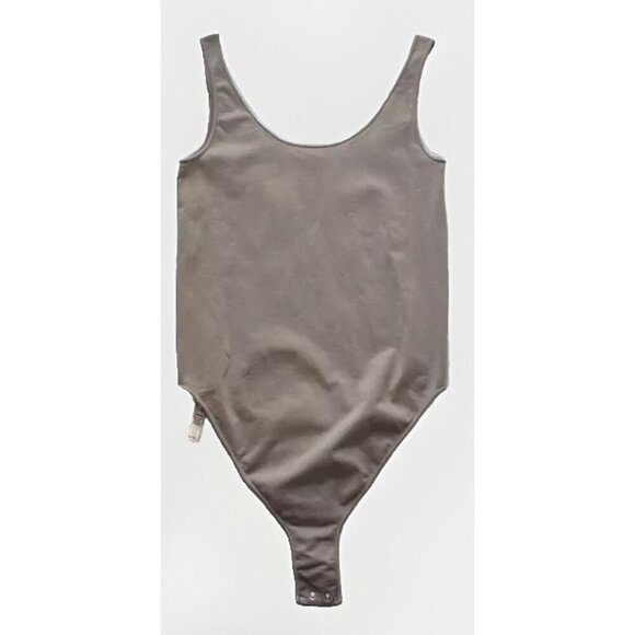 SKIMS Tops - SKIMS Essential Sleeveless Scoop Neck Stretchy Bodysuit  Size XXS/XS